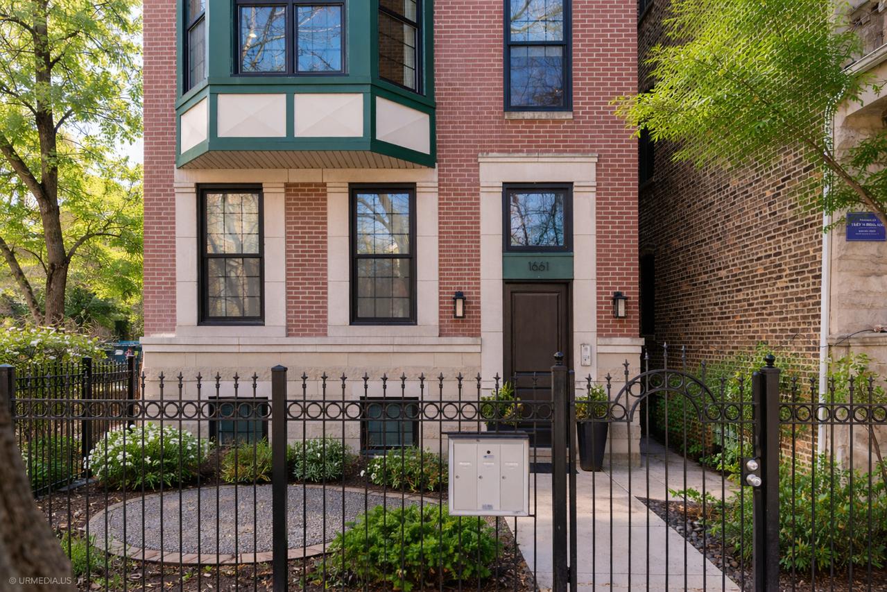 1661 N Bell Ave. #2, Chicago, IL 60647
