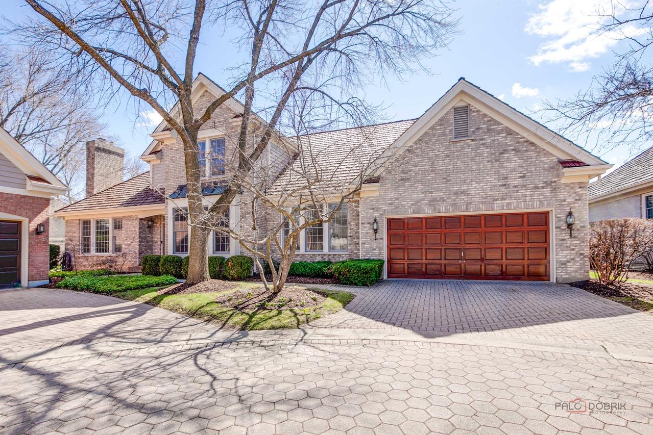 2 Groton Ct., Lincolnshire, IL 60069