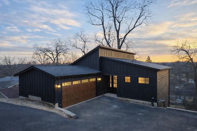 298 Apache Tr., Lake In The Hills, IL 60156