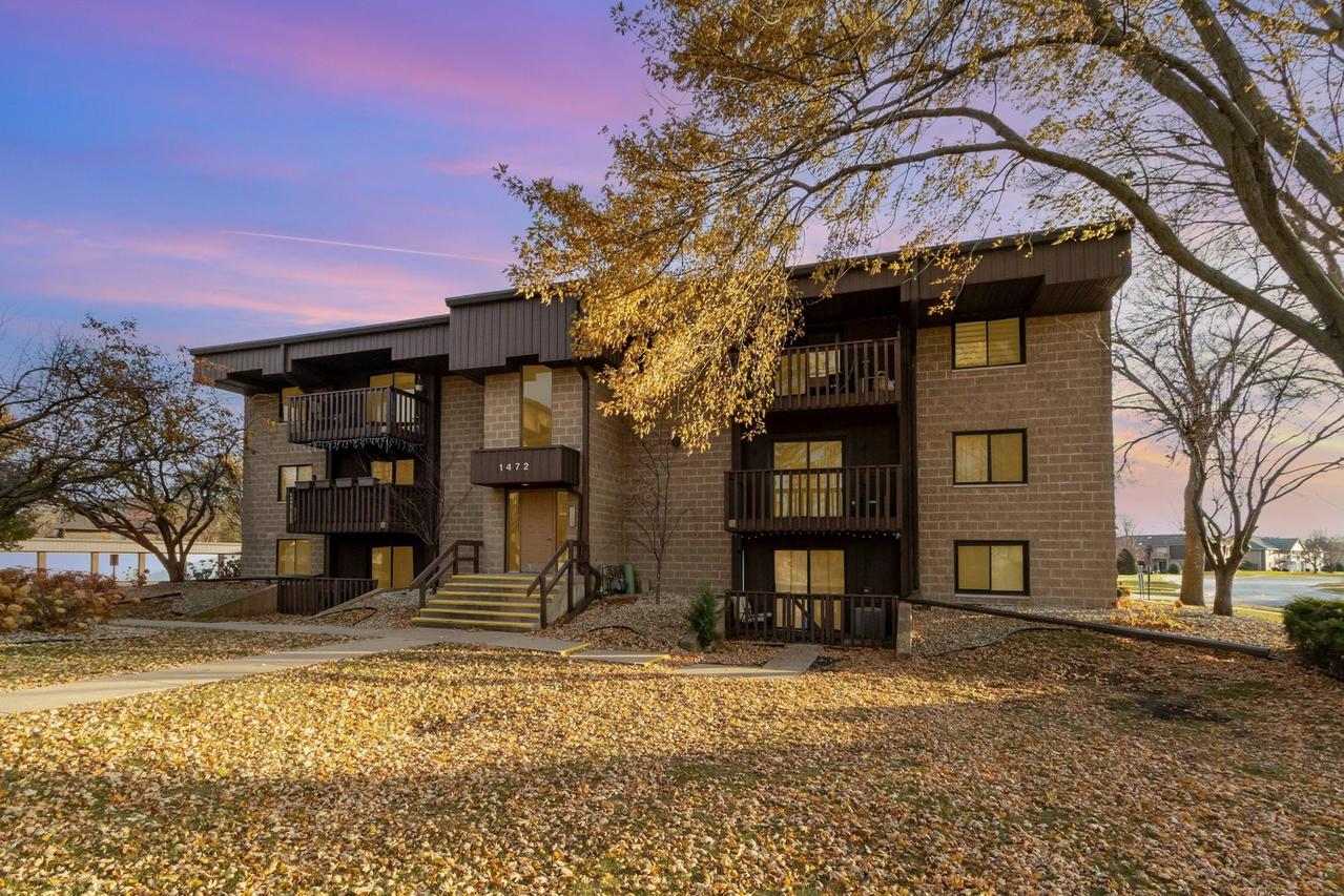 1472 Rock Run Dr. #1B, Crest Hill, IL 60403