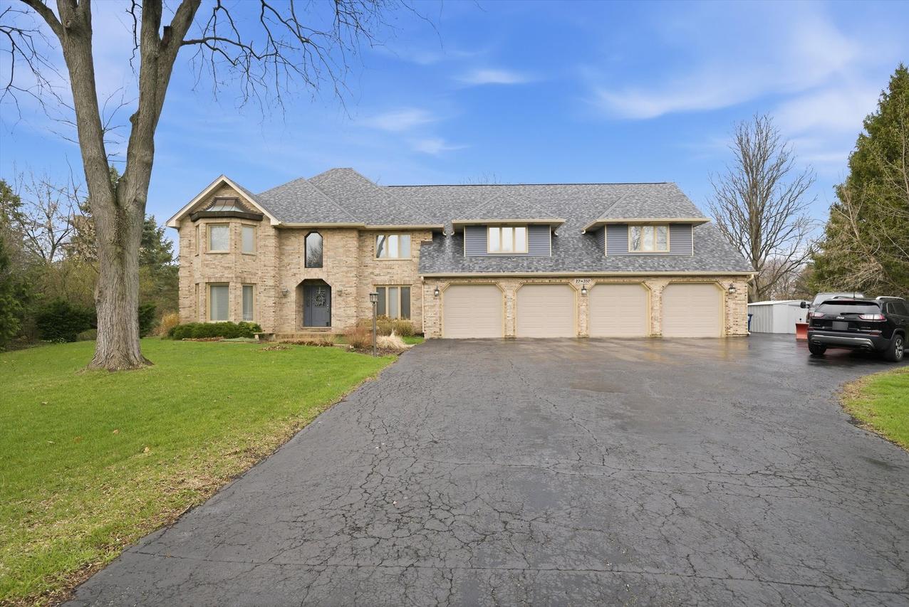 23W350 Pelham Ct., Naperville, IL 60540