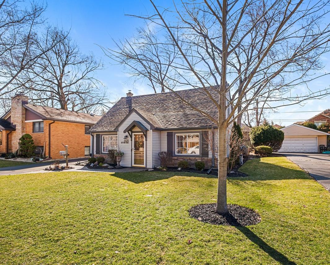 6911 W Fargo Ave., Niles, IL 60714