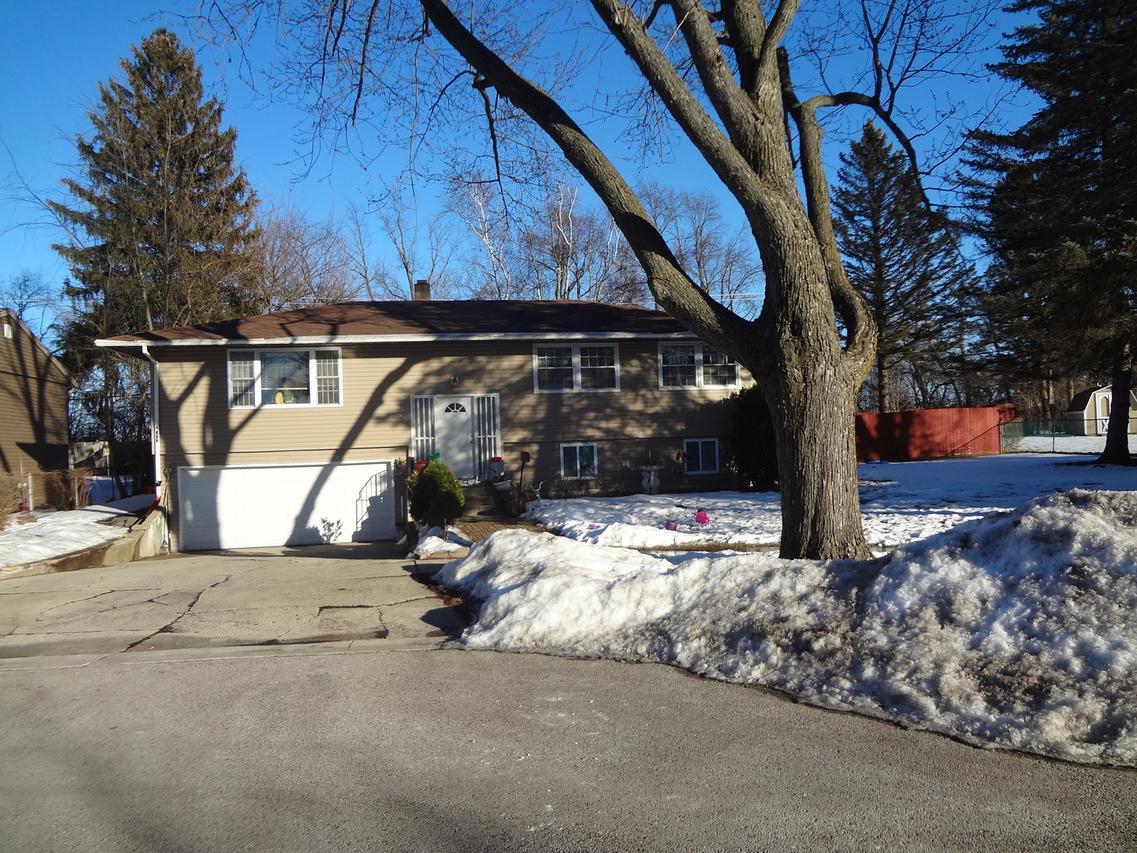 [Address Hidden by Seller], Carpentersville, IL 60110