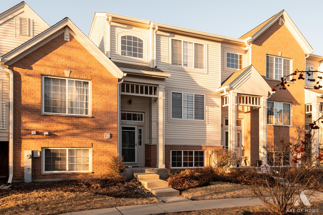7517 Savoy Ln. #B, Bridgeview, IL 60455
