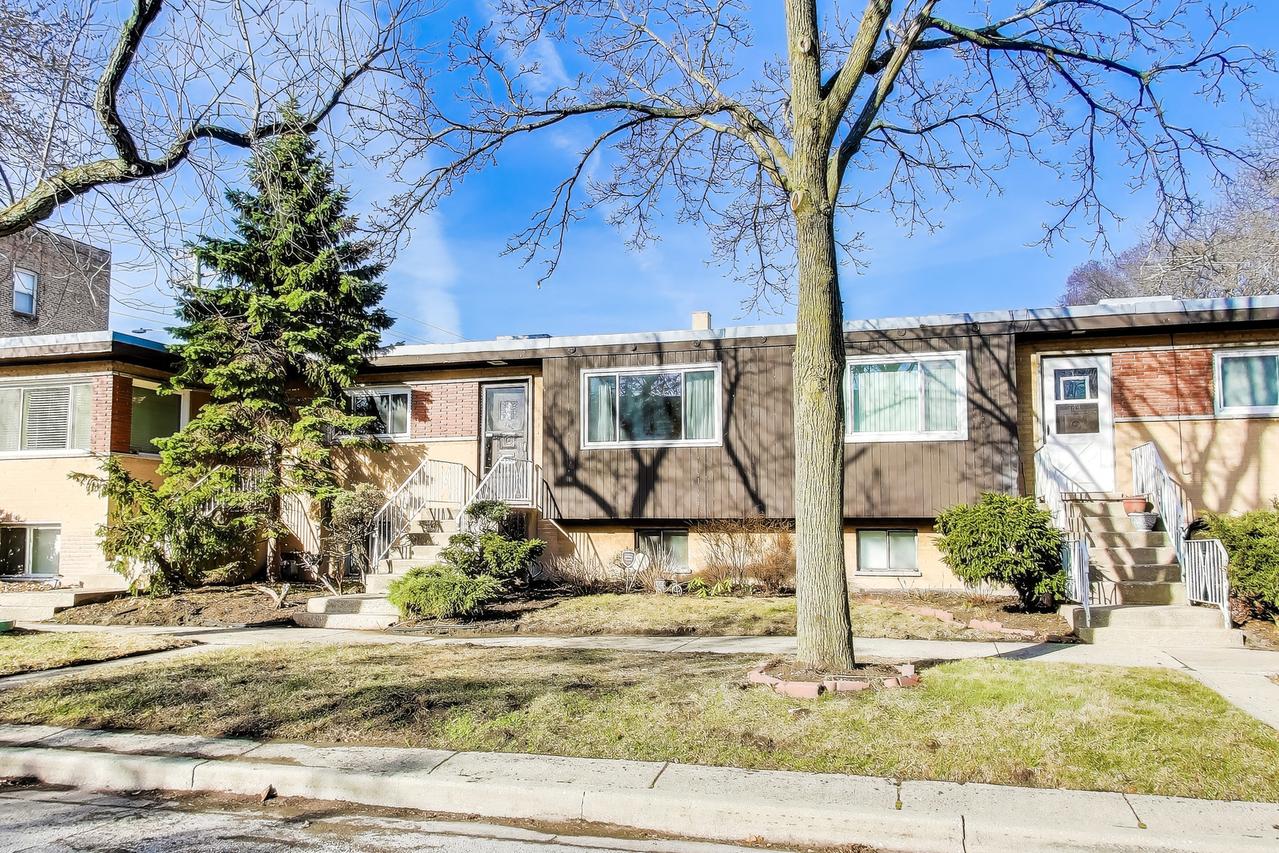 240 Elmwood Ave., Evanston, IL 60202