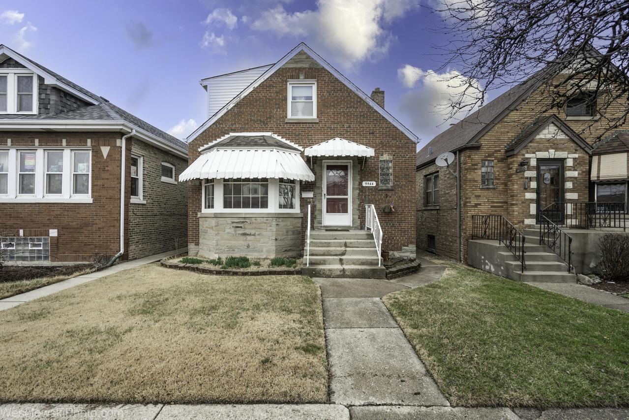 5944 W Foster Ave., Chicago, IL 60630