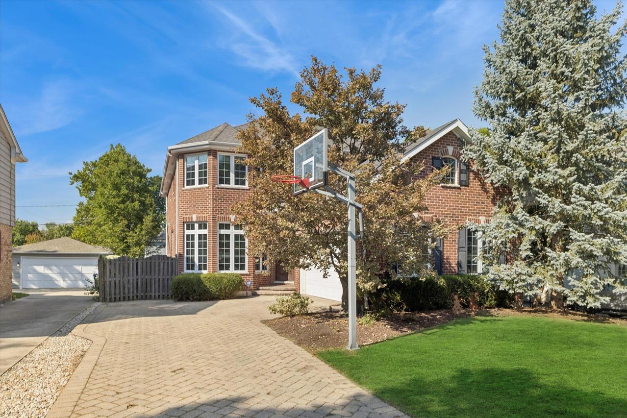 4146 Garden Ave., Western Springs, IL 60558