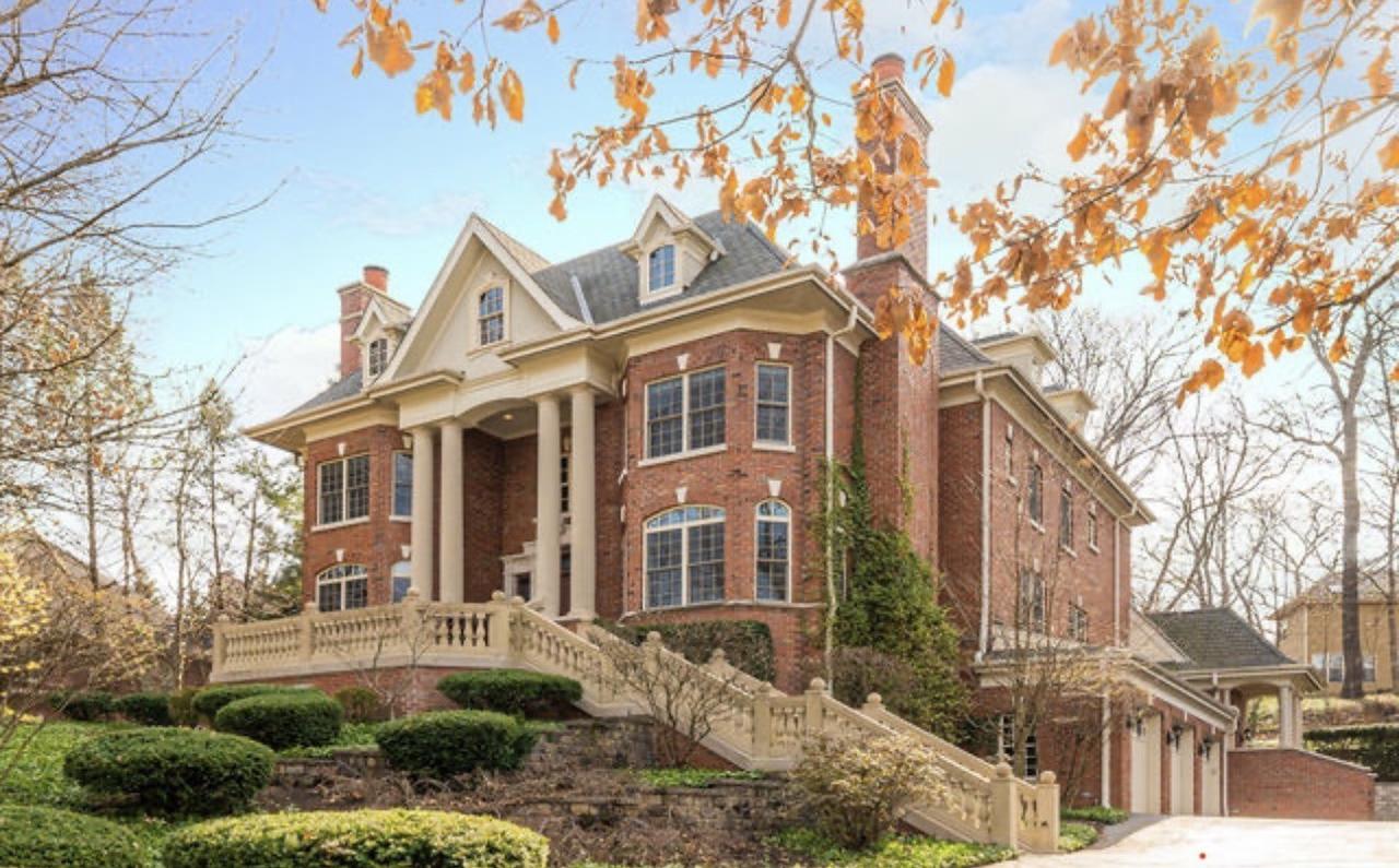 646 Riford Rd., Glen Ellyn, IL 60137