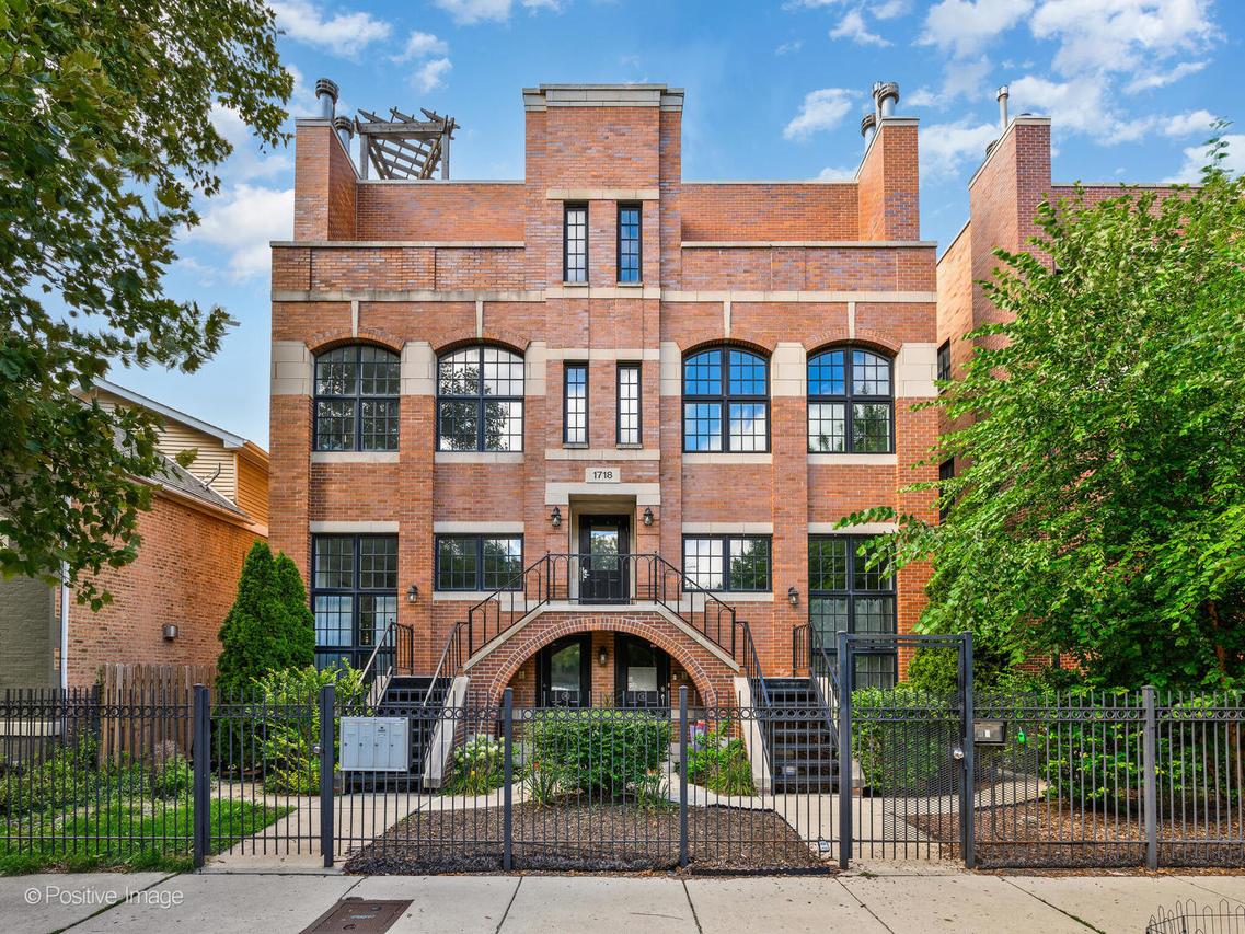 1718 W Superior St. #2E, Chicago, IL 60622
