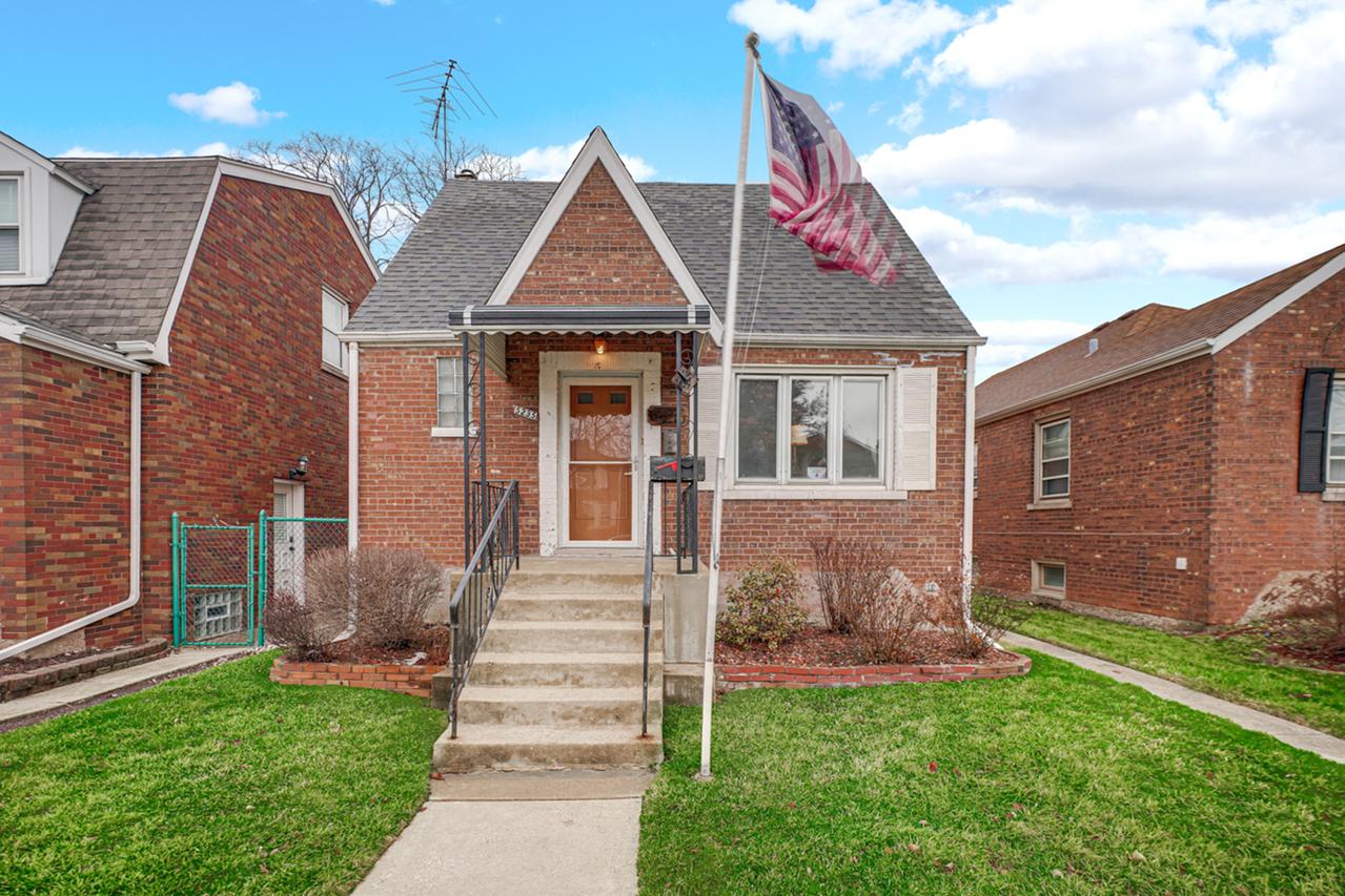 5235 S Monitor Ave., Chicago, IL 60638