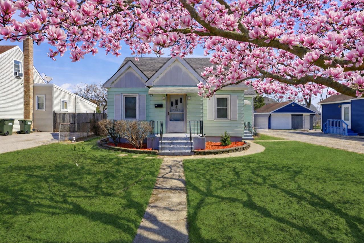 2039 Scott St., Melrose Park, IL 60164