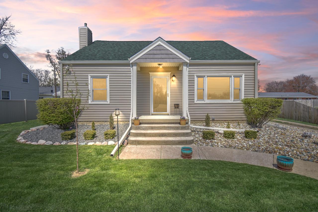 2110 E Oakland Ave., Bloomington, IL 61701