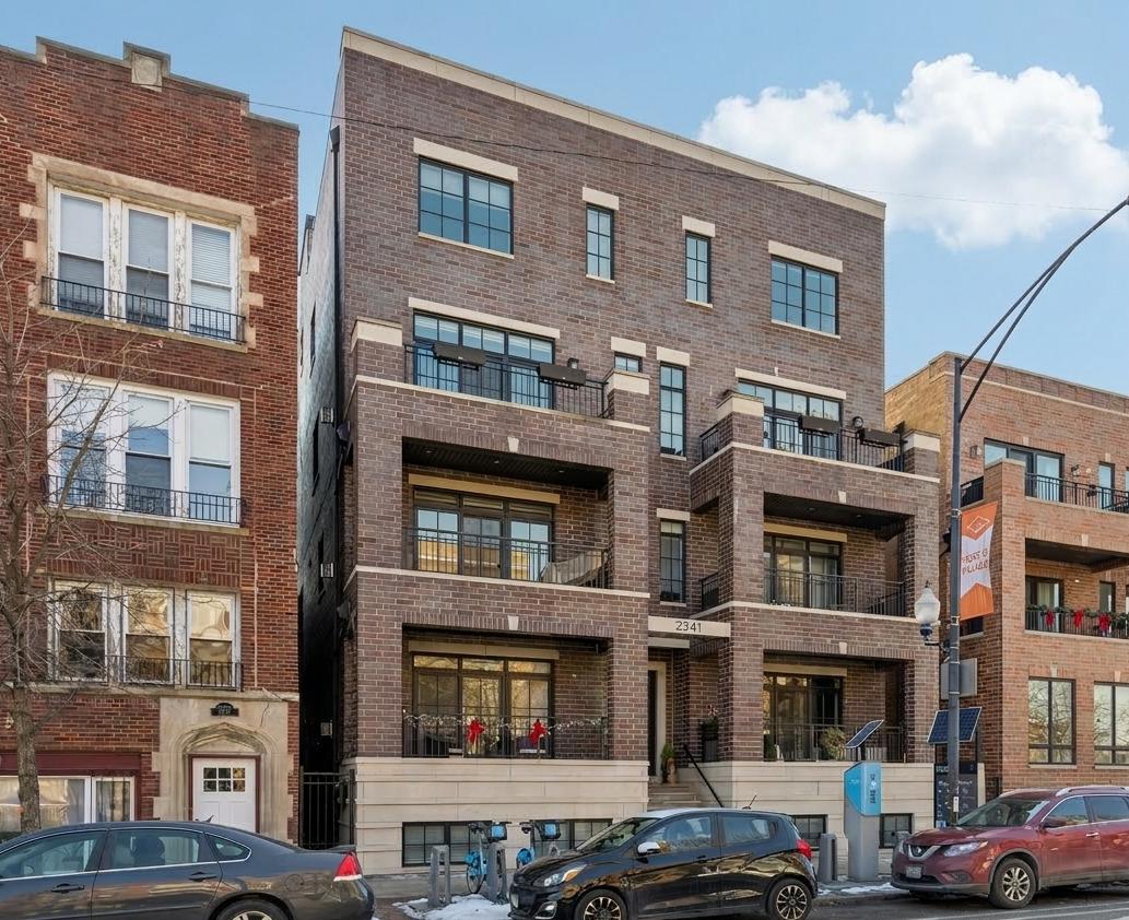 2341 W Roscoe St. #3W, Chicago, IL 60618