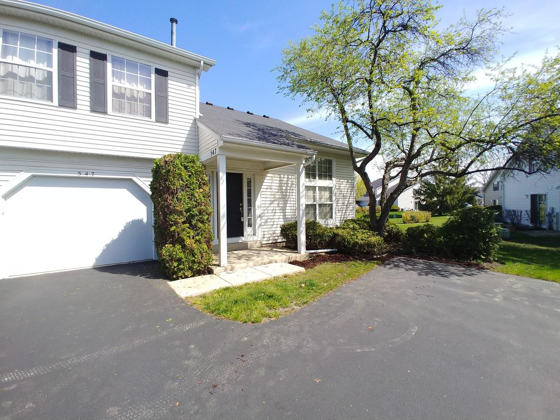 547 East Ave., Streamwood, IL 60107
