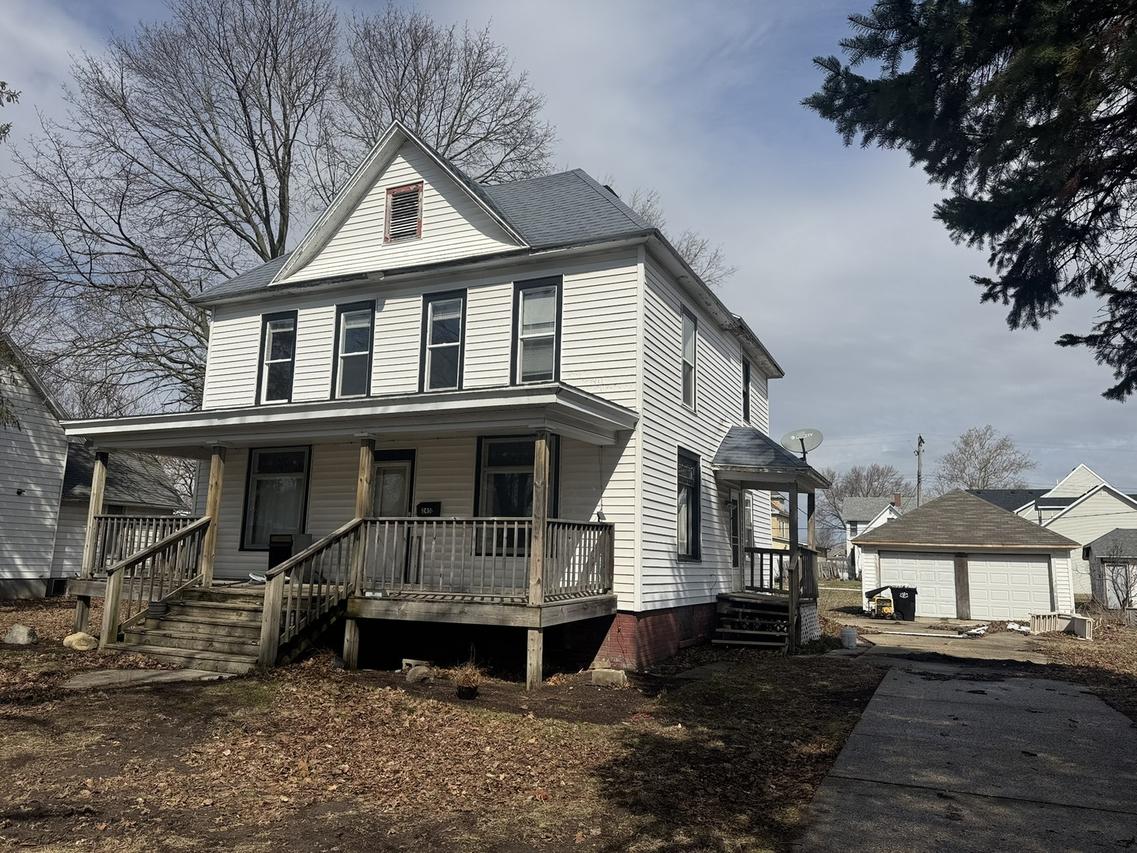 245 E Orleans St., Paxton, IL 60957