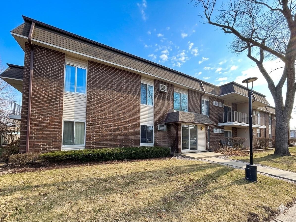 1147 Miller Ln. #101, Buffalo Grove, IL 60089