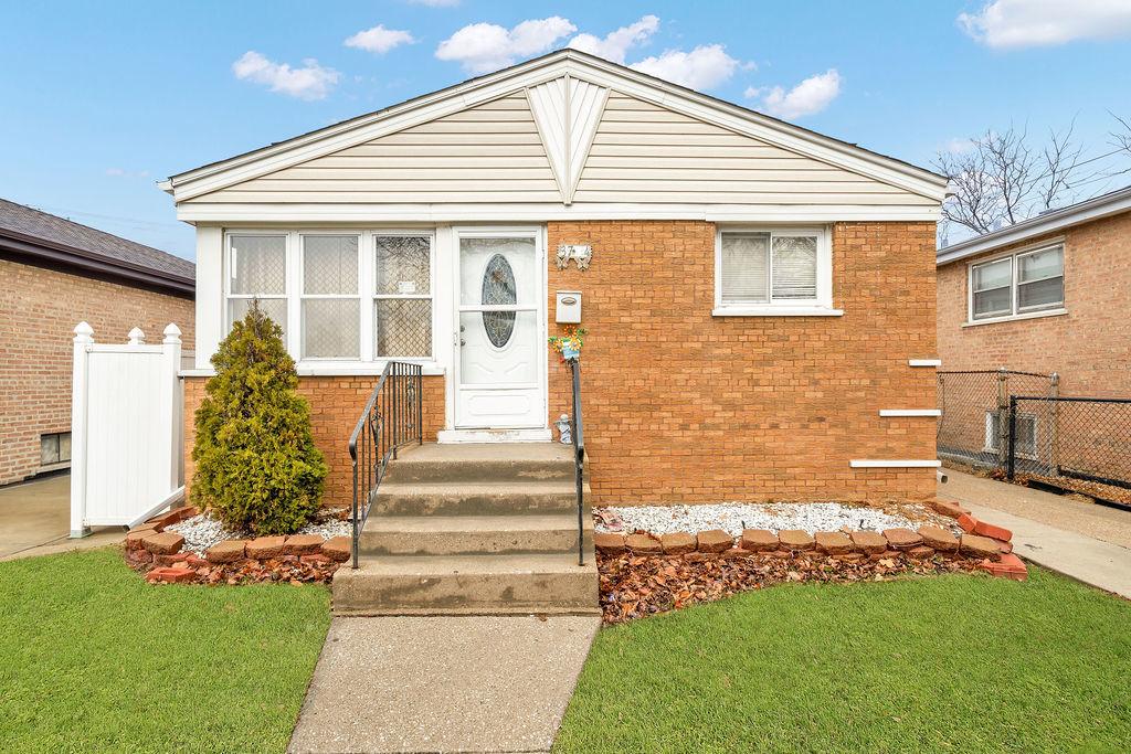 3754 W 76th St., Chicago, IL 60652
