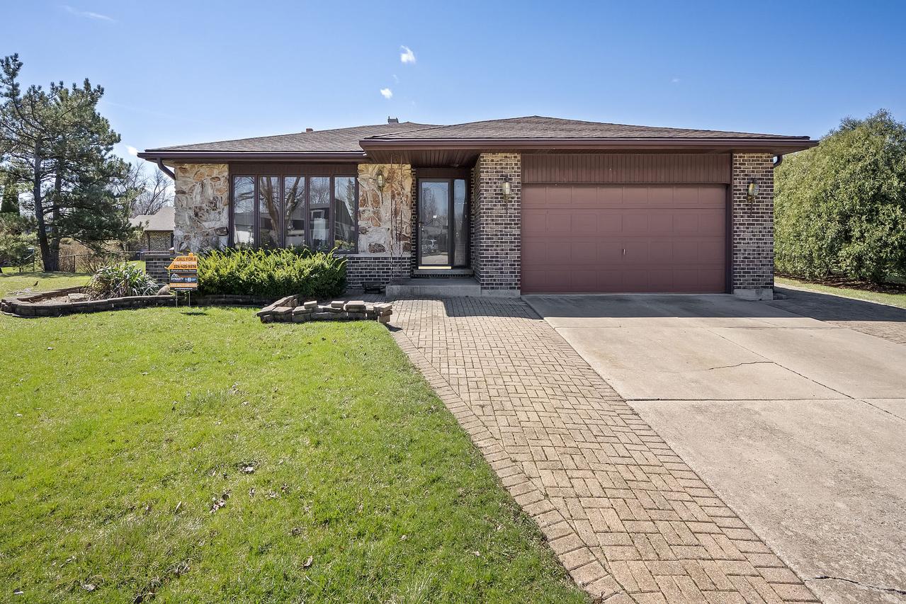 1631 Arbor Ct., Darien, IL 60561