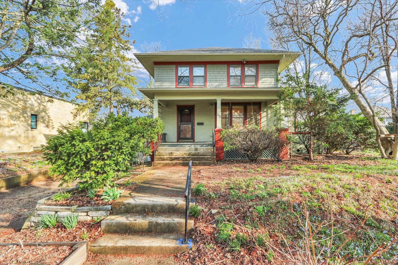 202 W Iowa St., Urbana, IL 61801