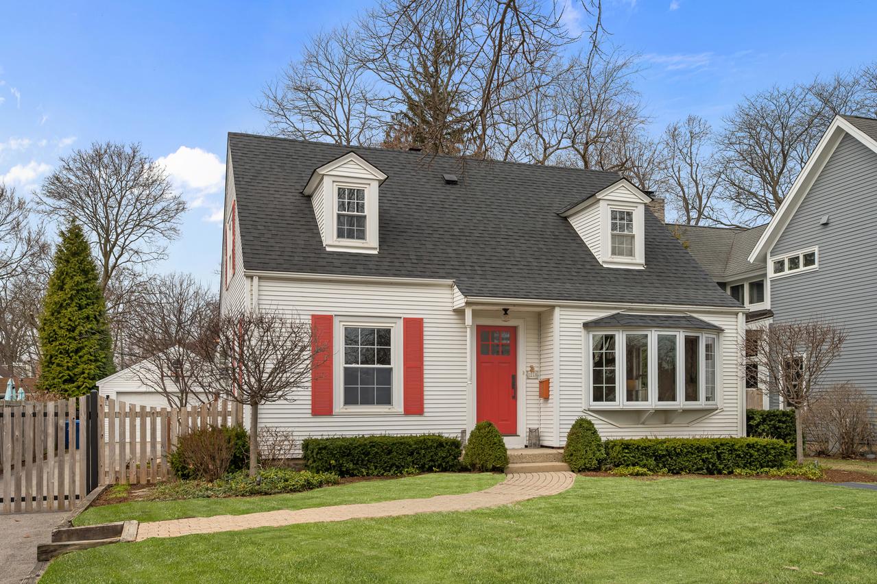 1213 Dartmouth St., Wilmette, IL 60091