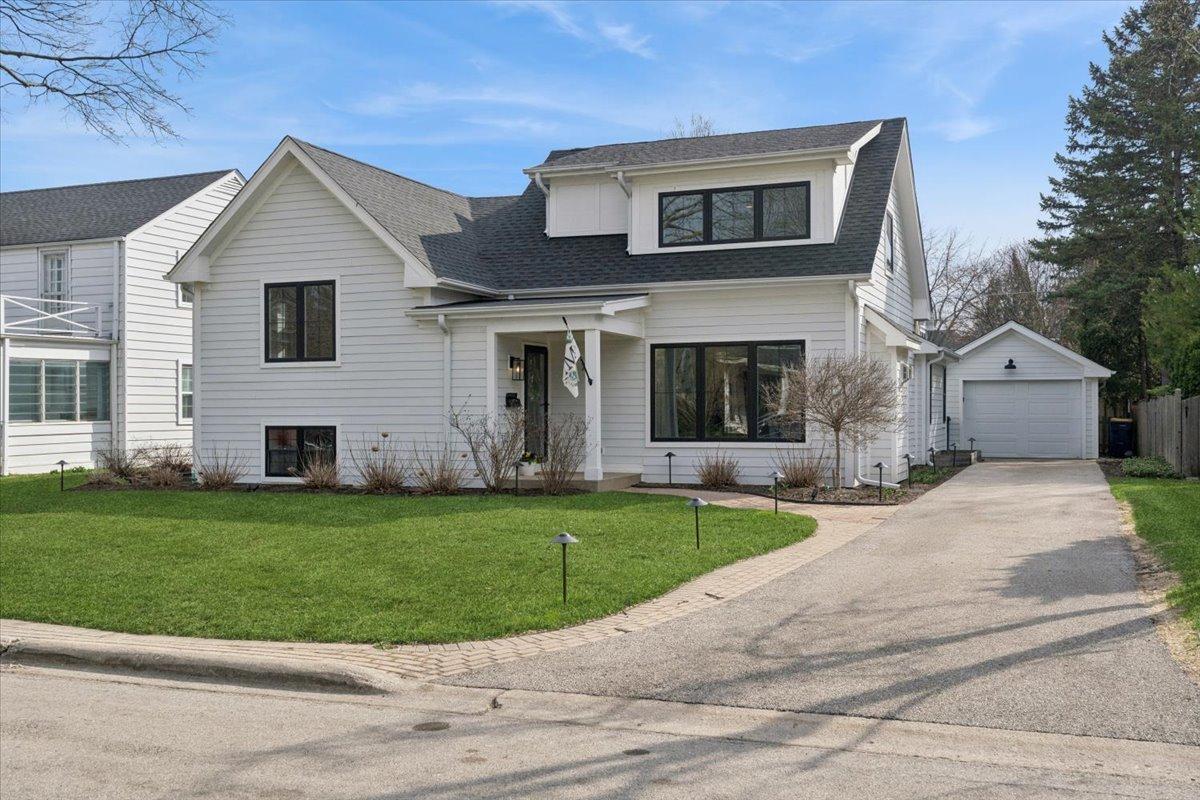 720 Ouilmette Ln., Wilmette, IL 60091