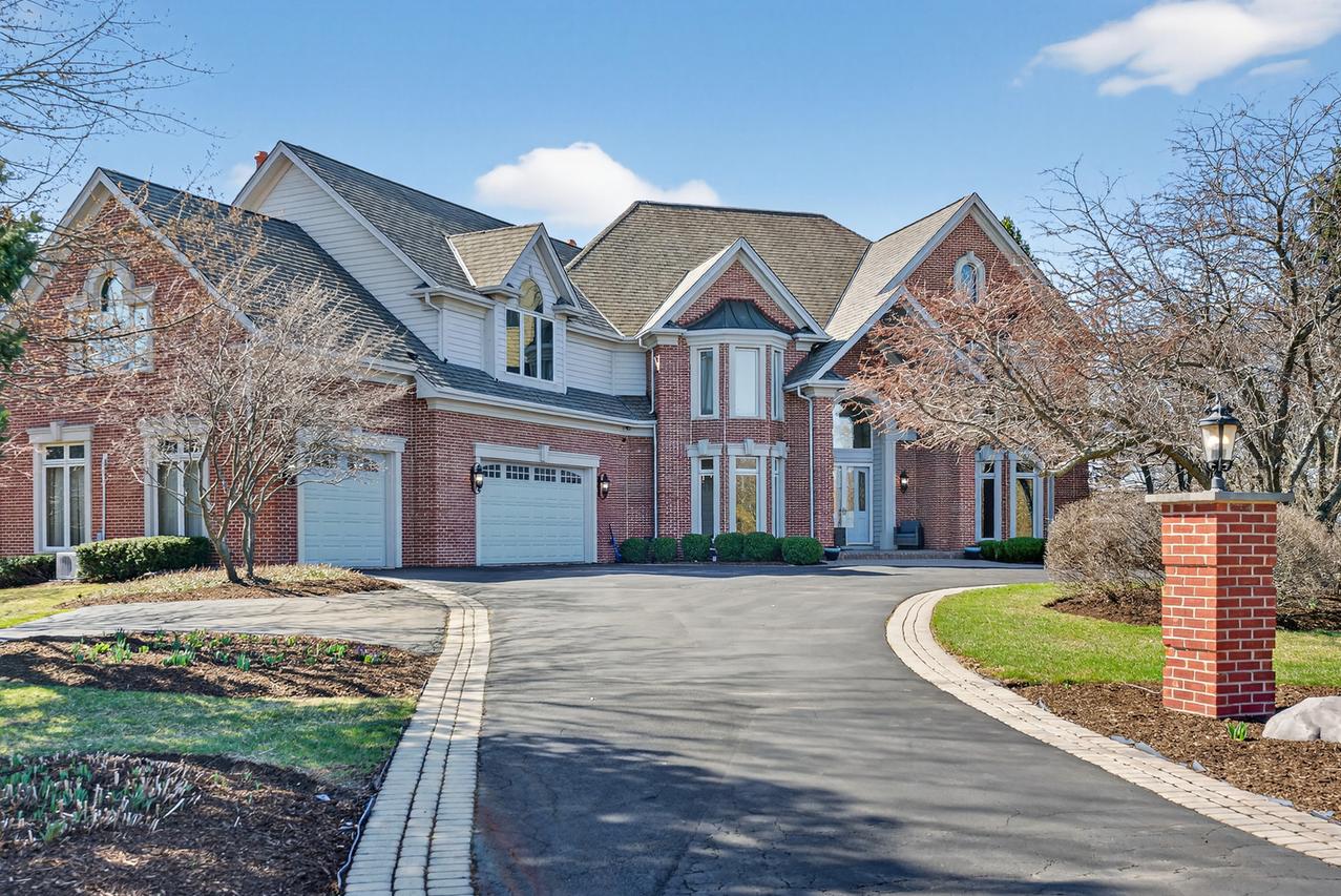 9315 N Muirfield Dr., Lakewood, IL 60014