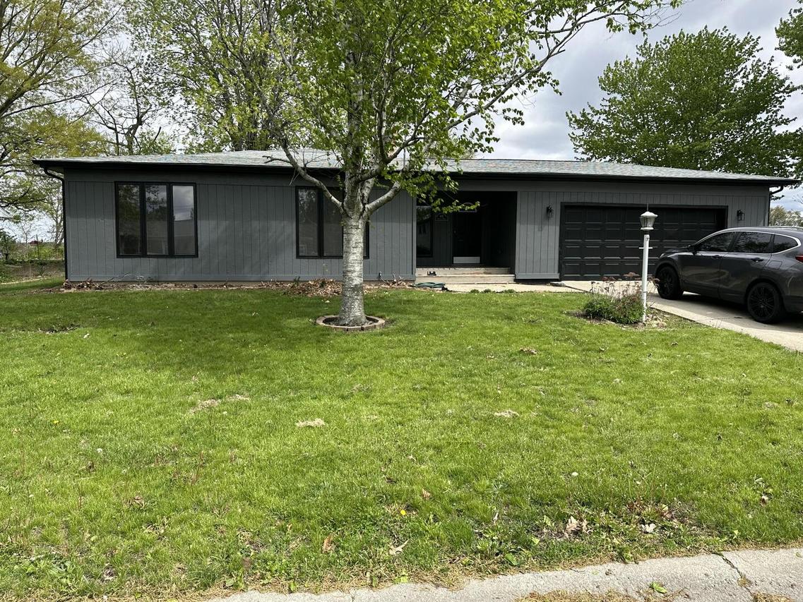 902 Fleetwood Dr., Tuscola, IL 61953