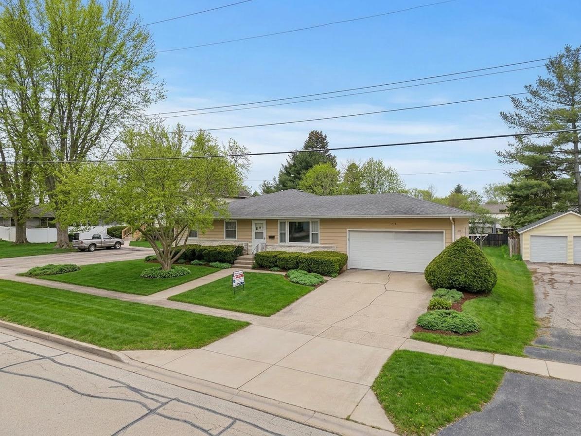 215 N State St., Genoa, IL 60135