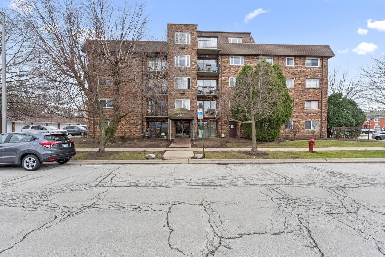 7117 W 93rd St. #306, Oak Lawn, IL 60453