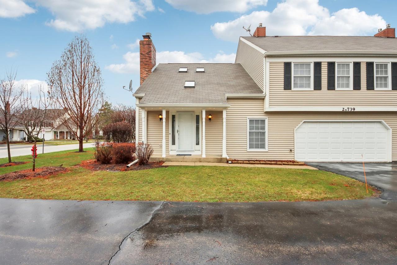 2S739 Grove Ln., Warrenville, IL 60555