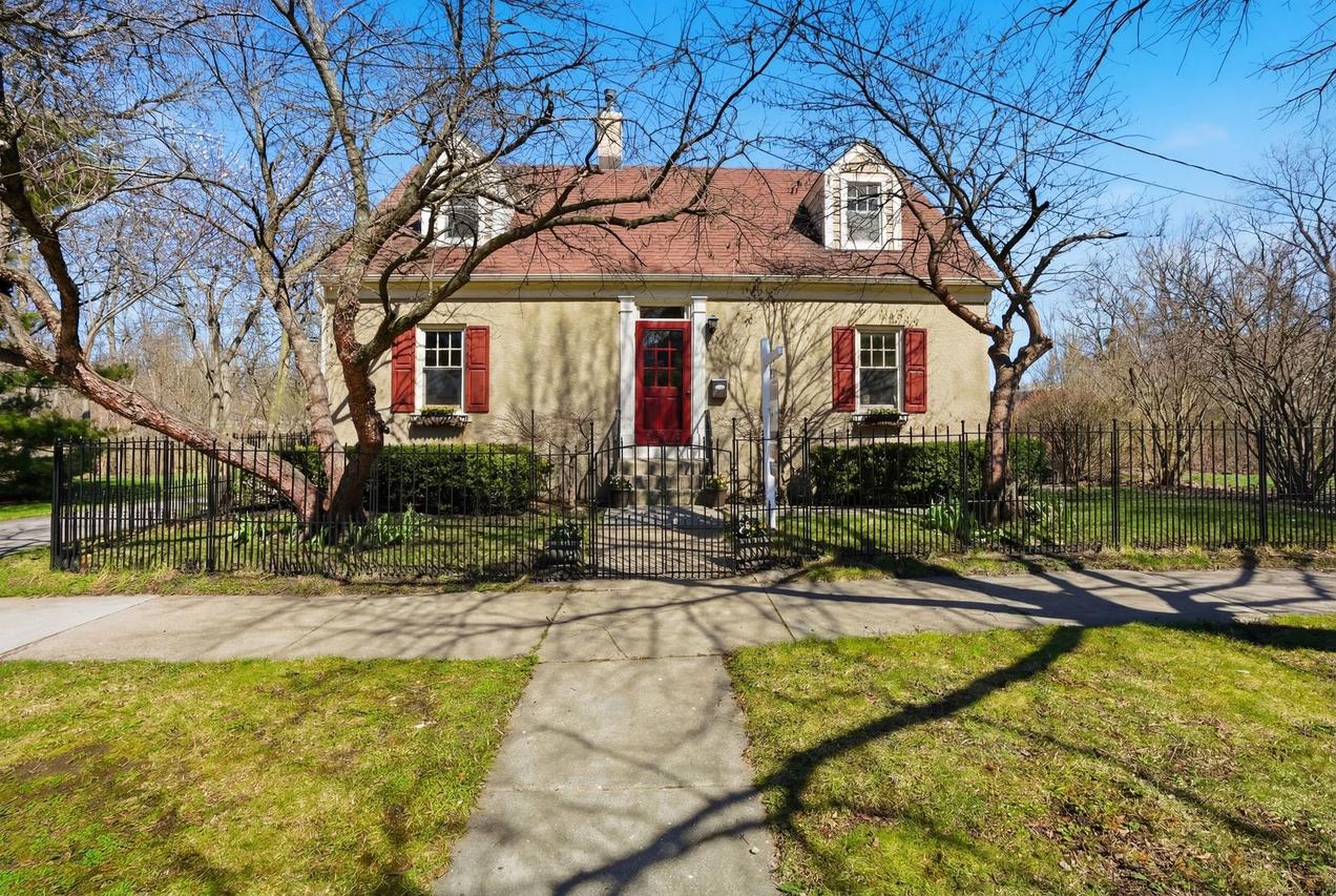 218 N 4th Ave., St. Charles, IL 60174