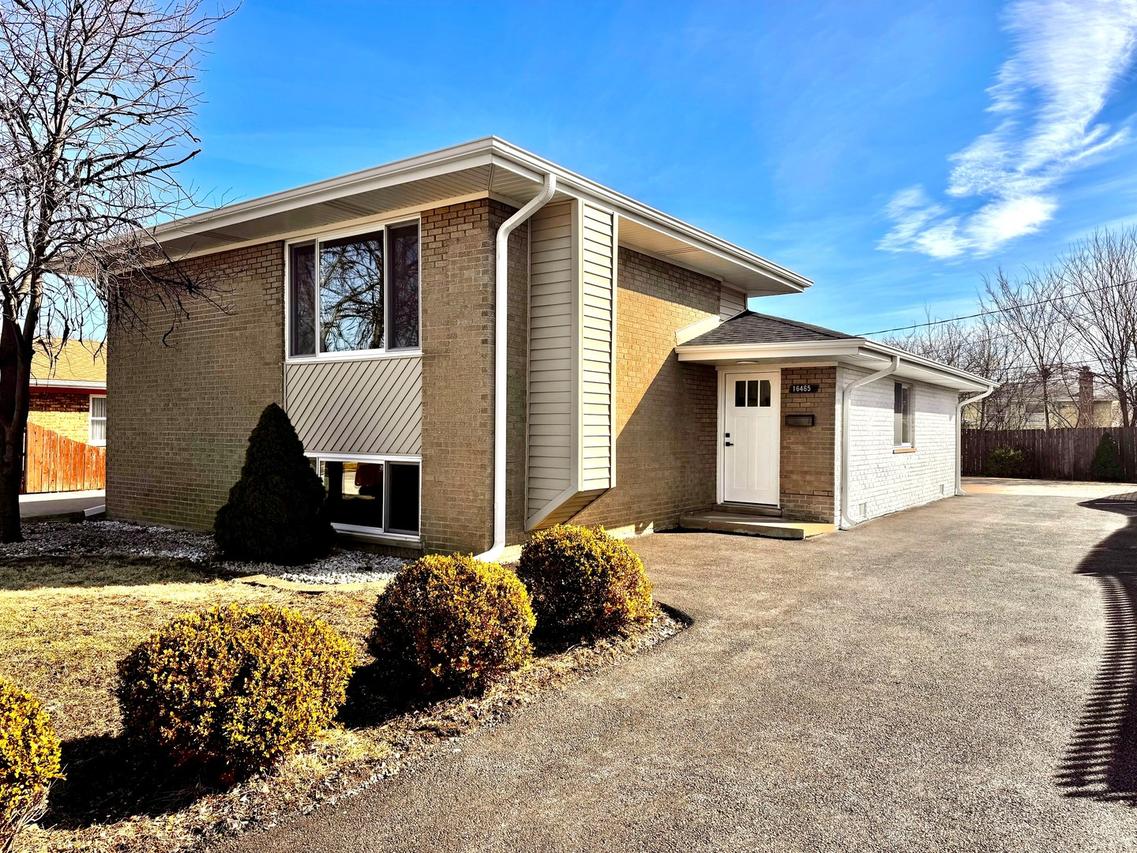 16465 Terry Ln., Oak Forest, IL 60452