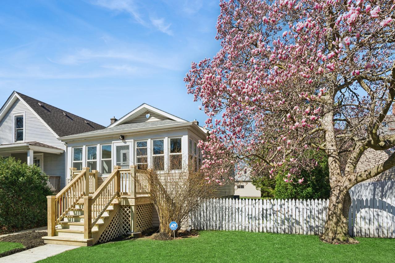 1580 Florence Ave., Evanston, IL 60201