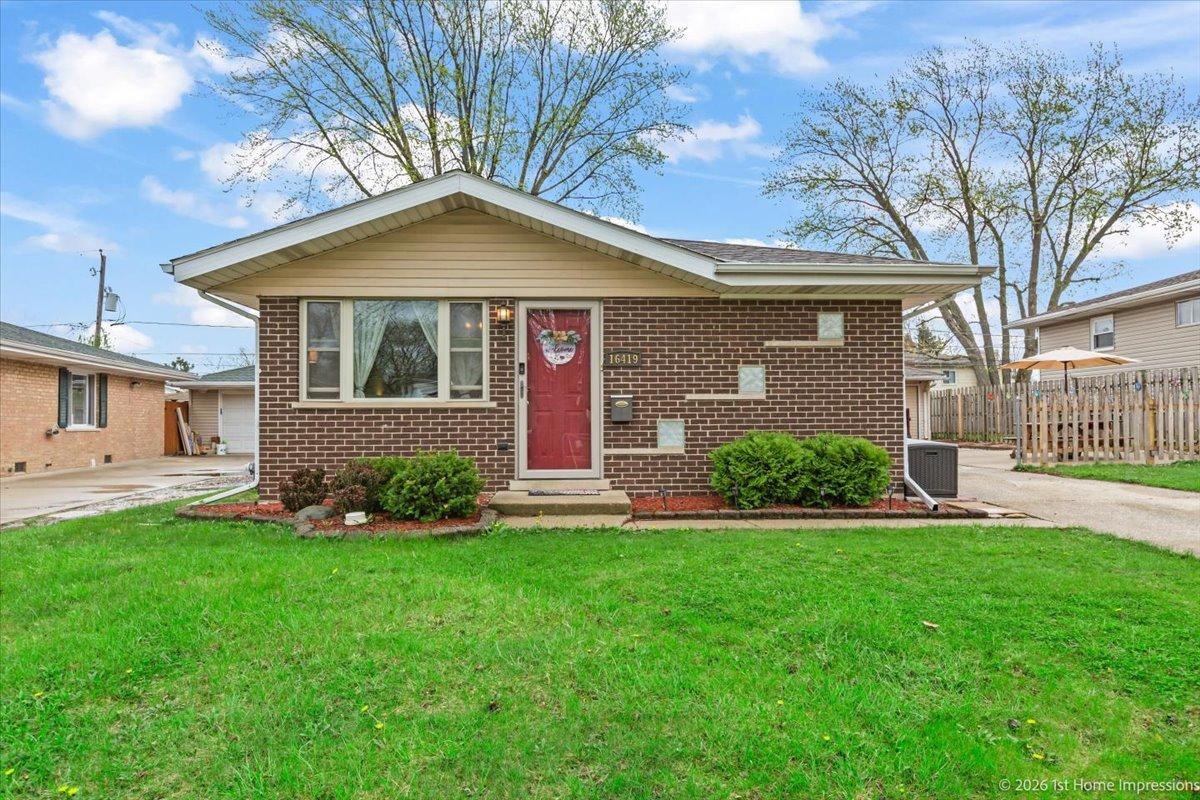 16419 Terry Ln., Oak Forest, IL 60452