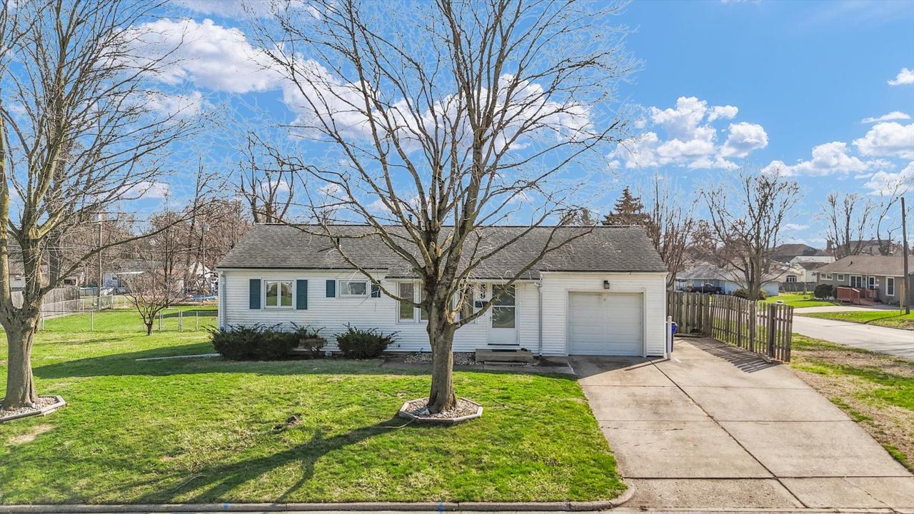 9 Glenview Dr., Decatur, IL 62521