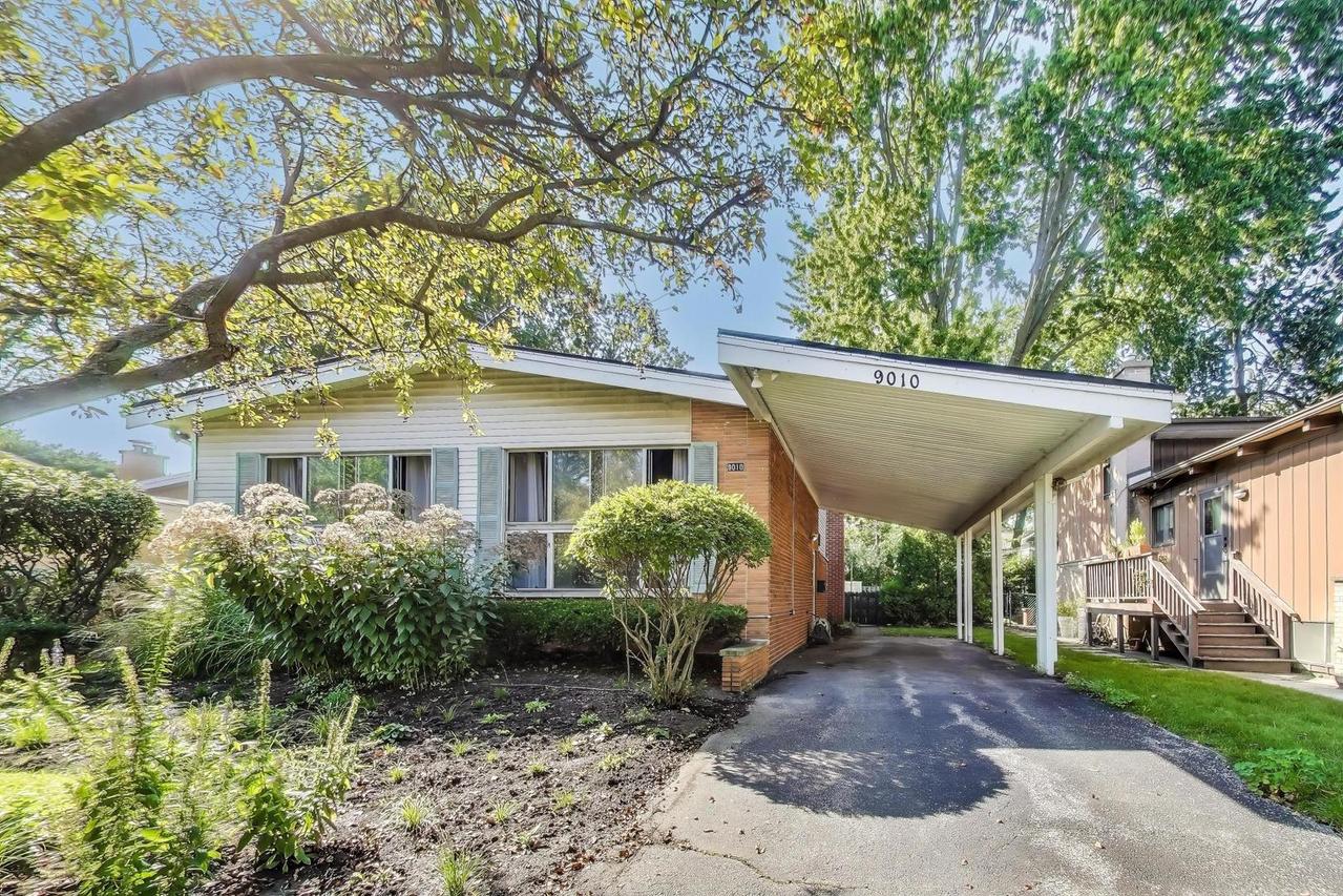 9010 Samoset Tr., Skokie, IL 60076