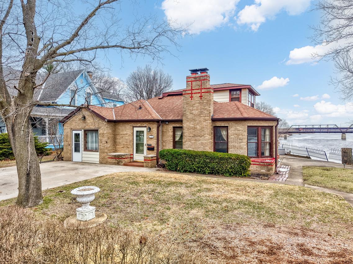 226 Clay St., Ottawa, IL 61350