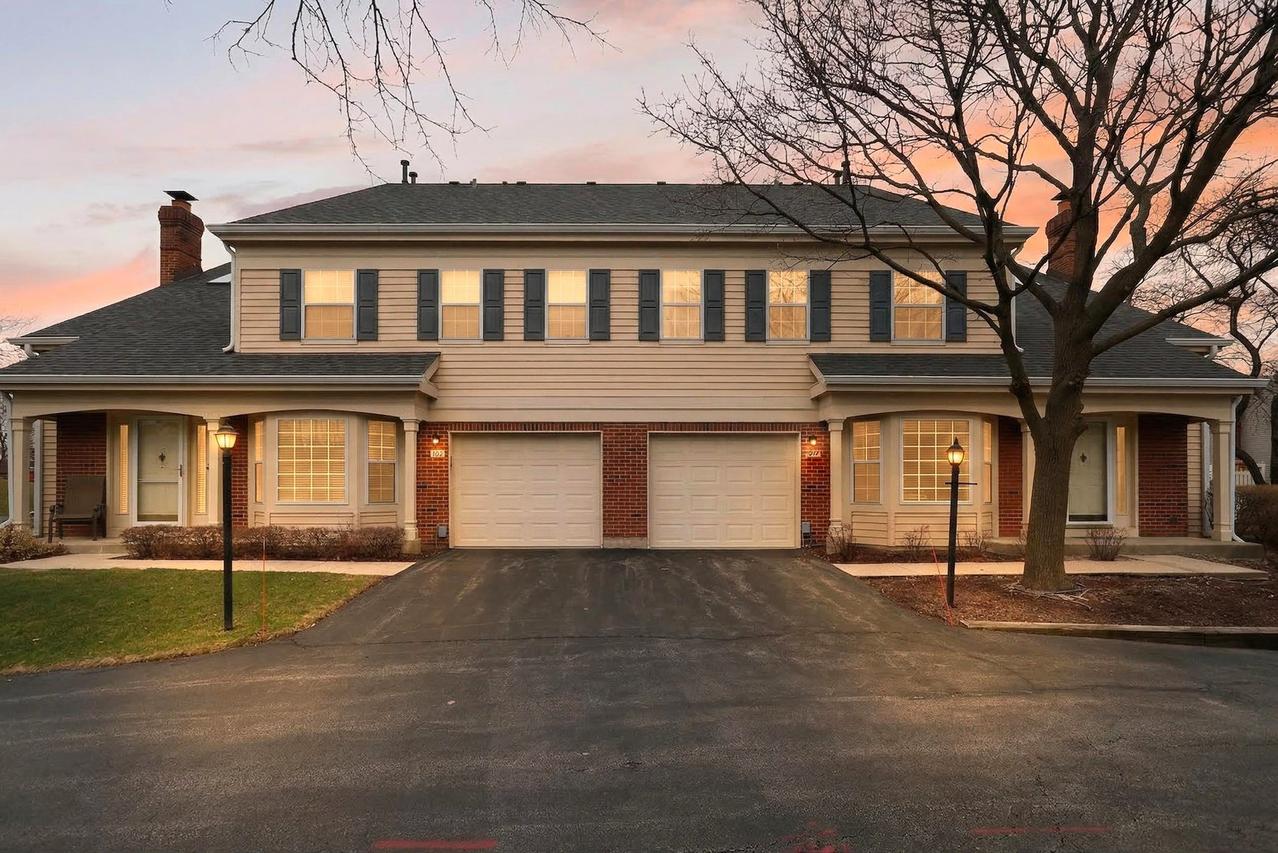 217 New Bridge Ct., Palatine, IL 60067