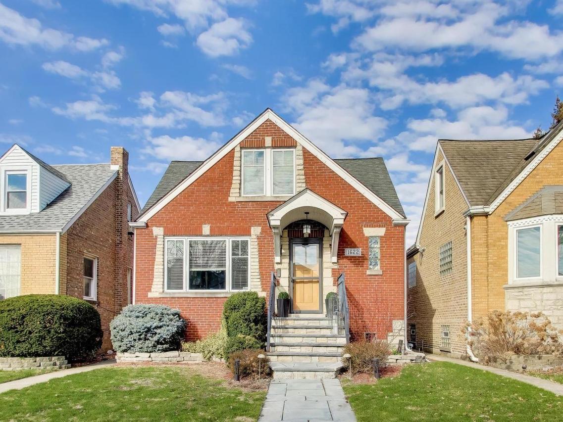 1622 N 75th Ave., Elmwood Park, IL 60707