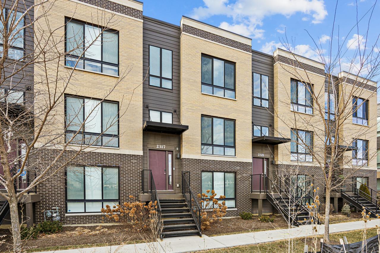 2317 Alumni Dr., Schaumburg, IL 60173