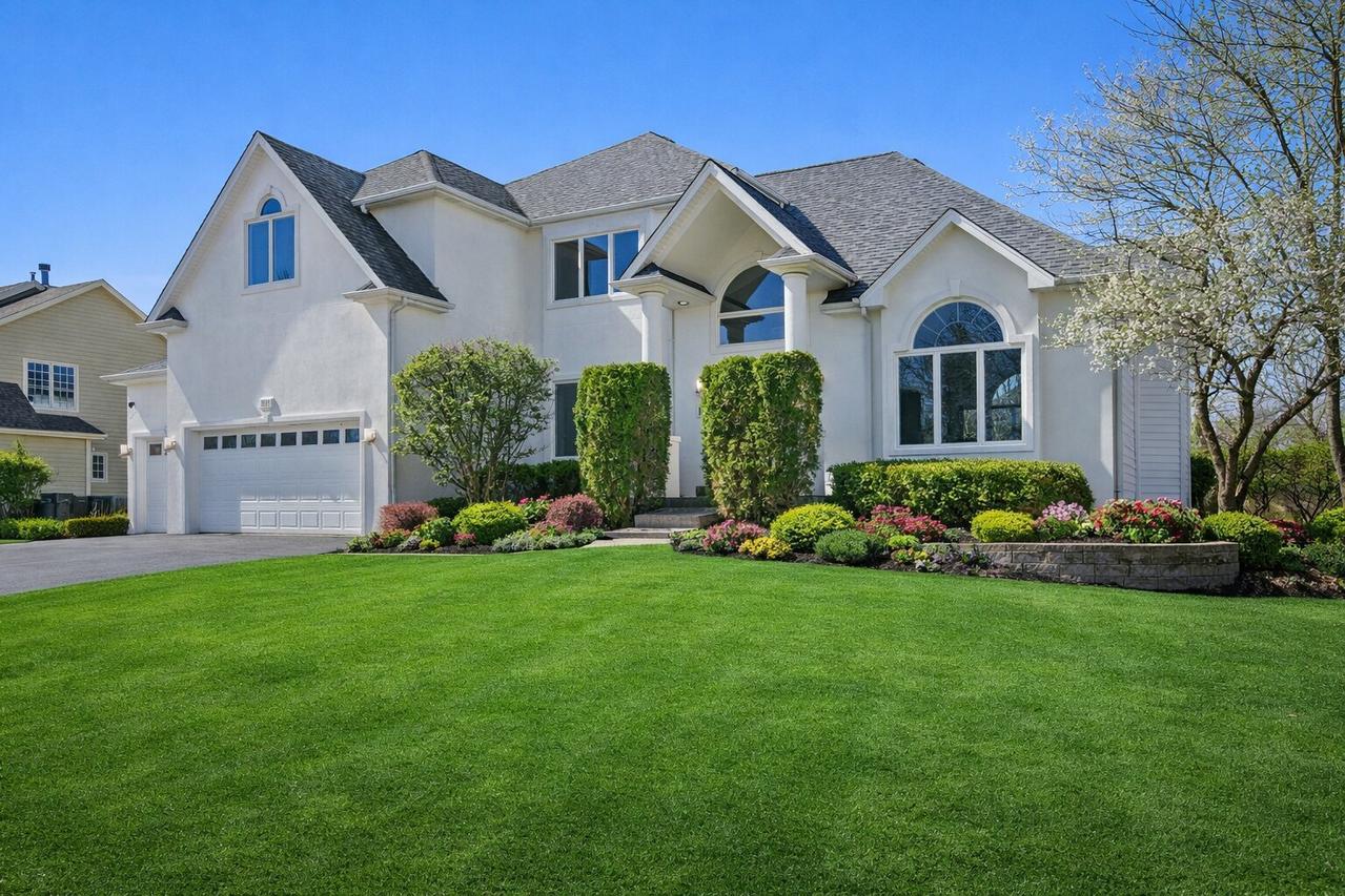 841 Black Walnut Dr., Sugar Grove, IL 60554