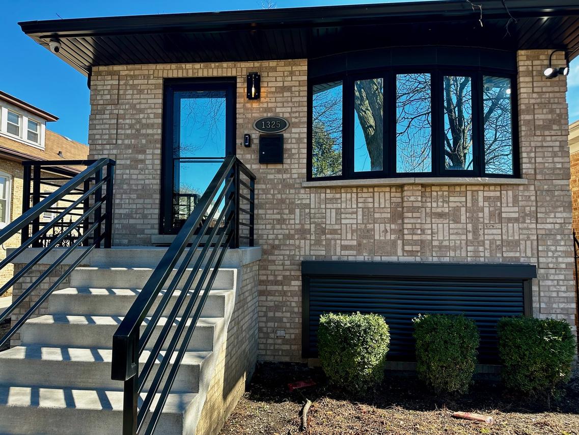 1325 Scoville Ave., Berwyn, IL 60402