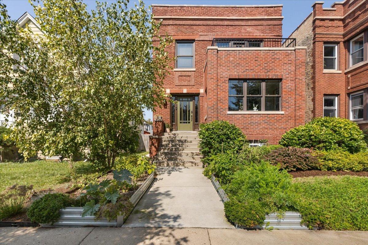 3346 W Cullom Ave., Chicago, IL 60618
