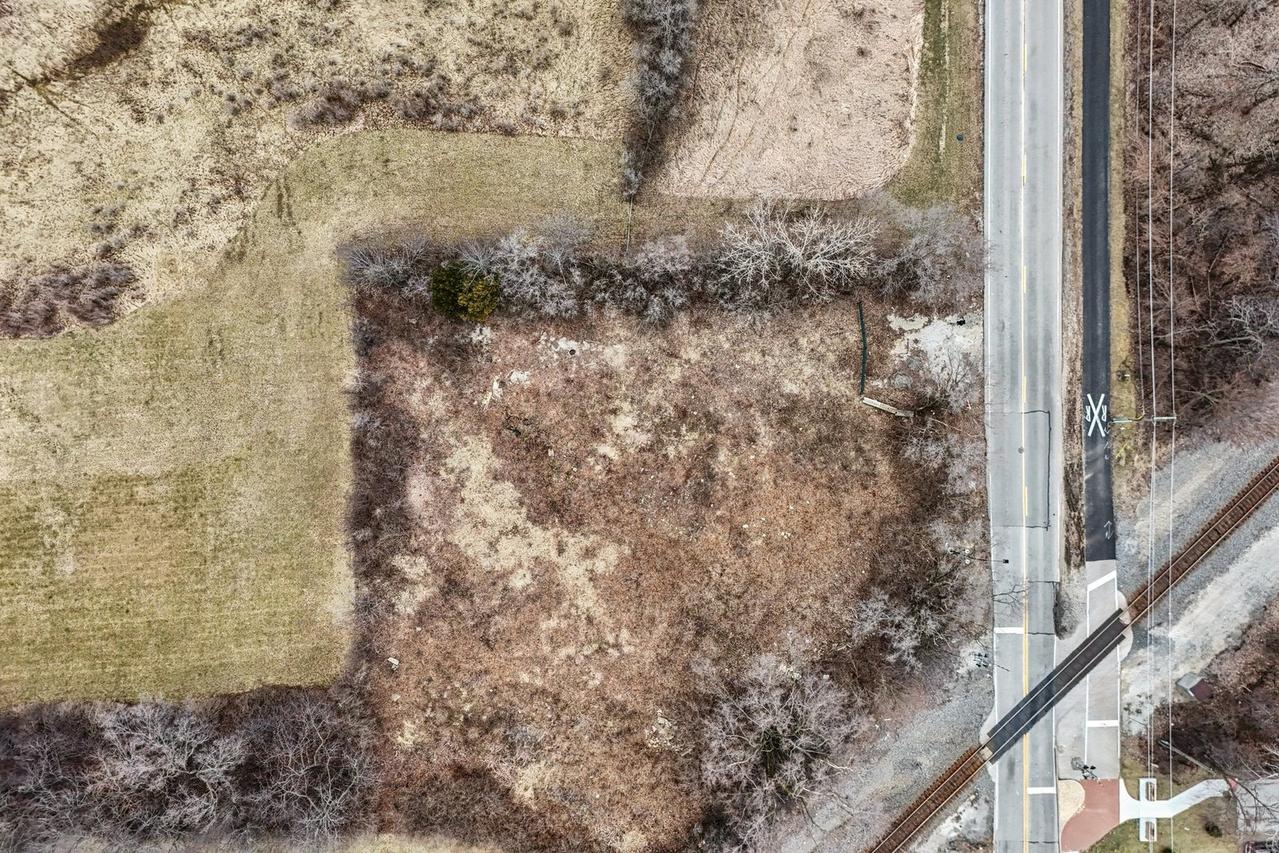 8 W Lockport St., Plainfield, IL 60544