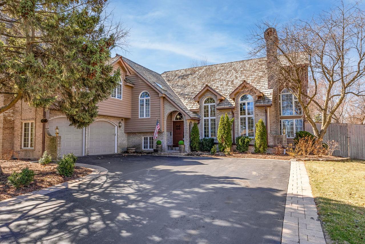 12910 S Hadfield Dr., Plainfield, IL 60585