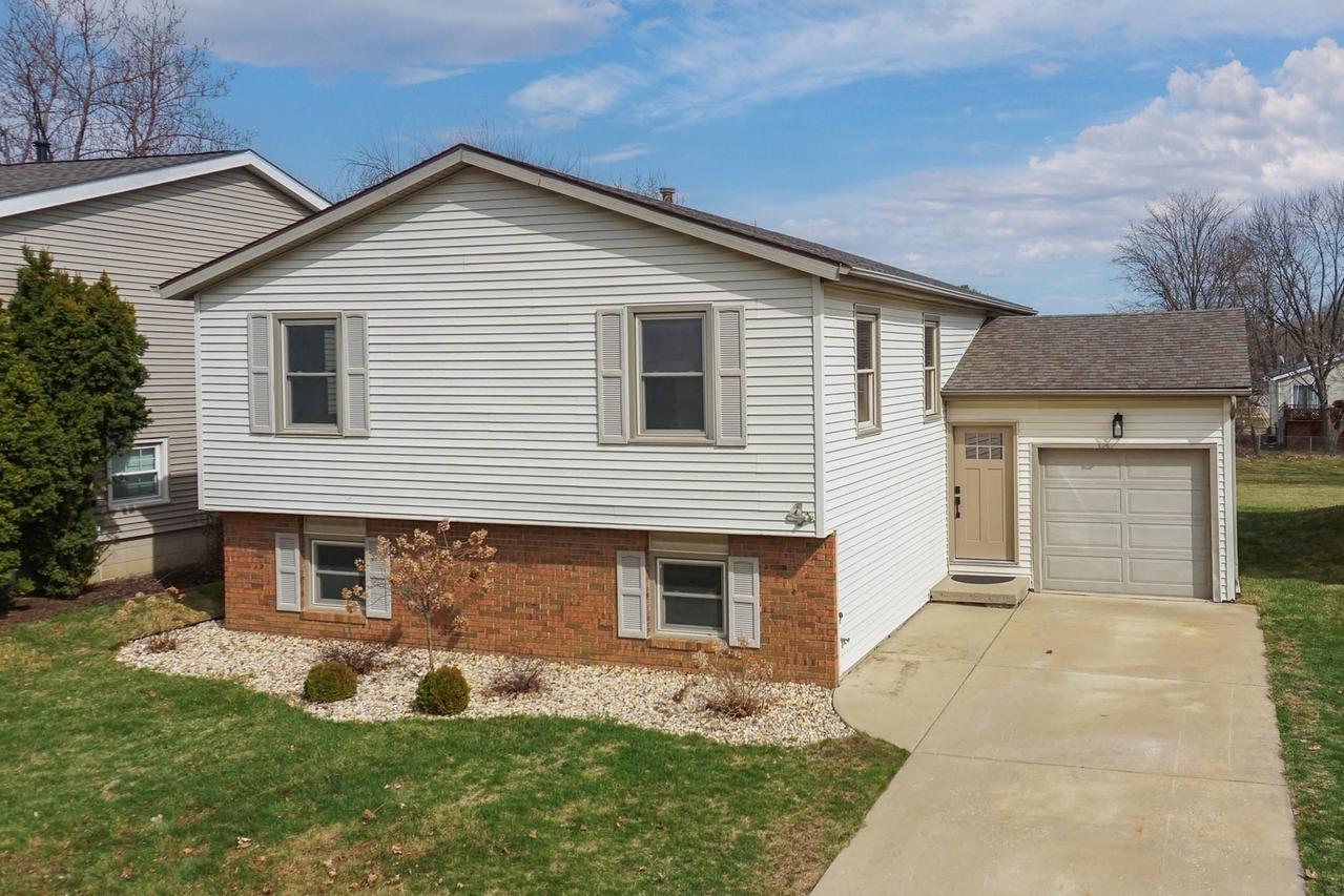 4 Carraway Ct., Bloomington, IL 61704