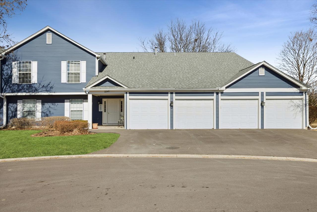 2245 Petworth Ct. #202C, Naperville, IL 60565
