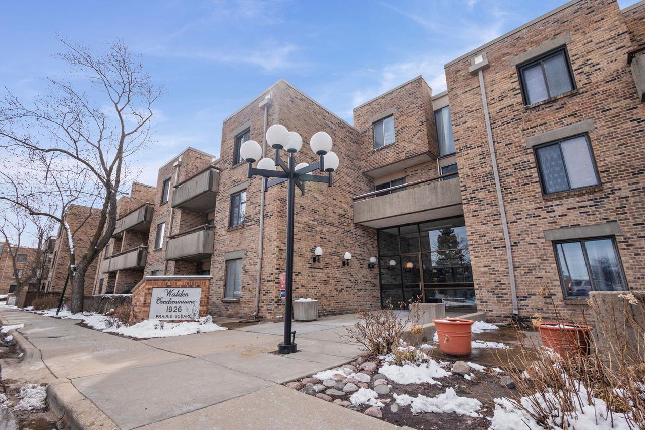 1926 Prairie Sq. #134, Schaumburg, IL 60173