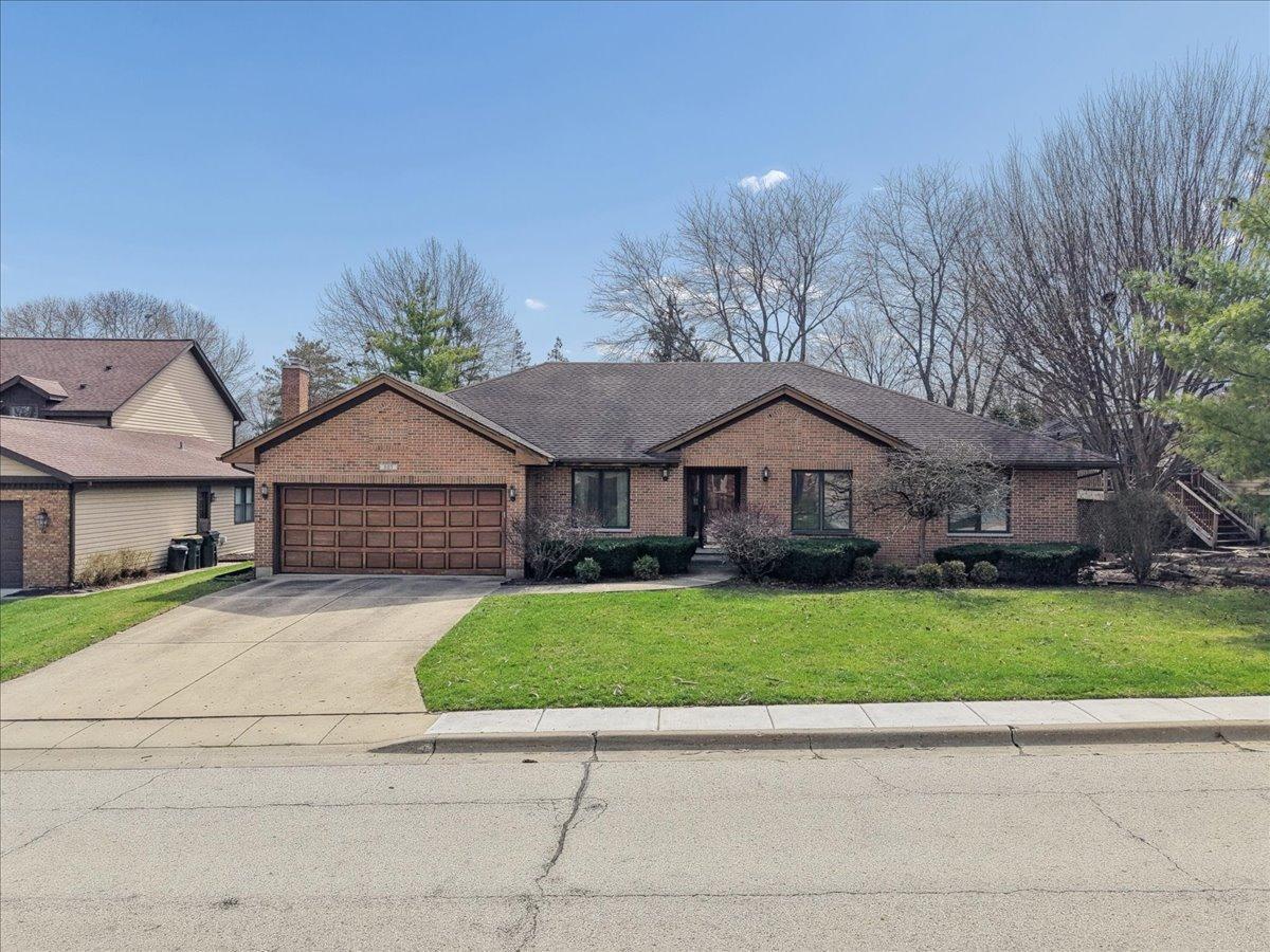 805 Furlong Dr., Libertyville, IL 60048