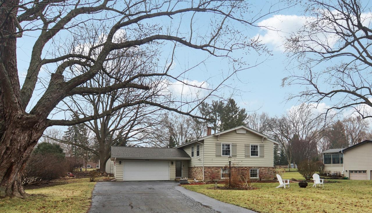 4908 Tile Line Rd., Crystal Lake, IL 60012